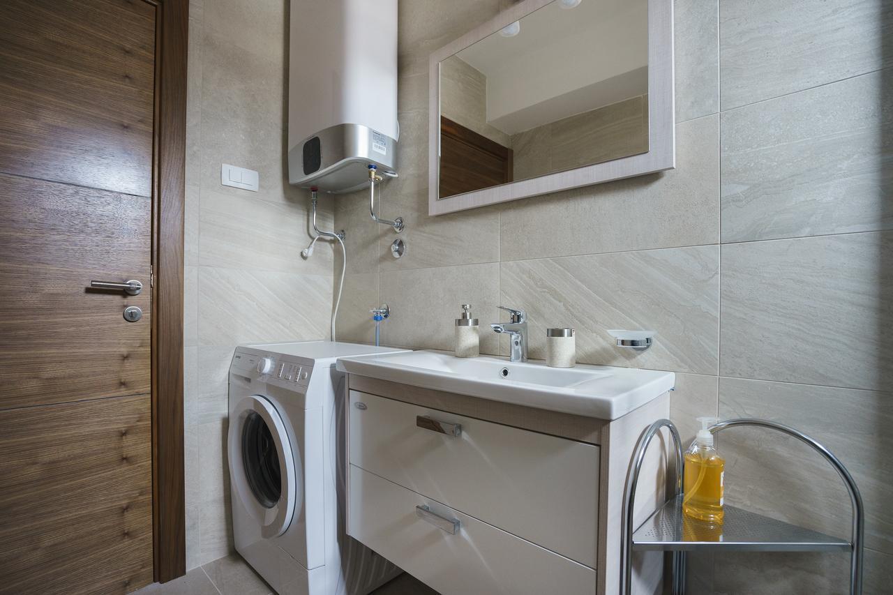 Apartments Lora Jadranskij Put บุดวา ภายนอก รูปภาพ